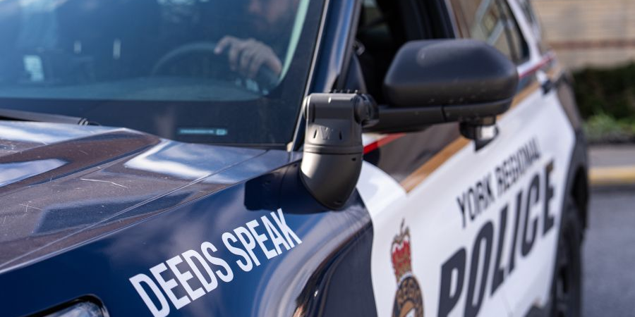 Close-up de uma viatura da York Regional Police.