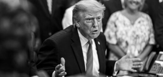 Trump ameaça não renovar acordo comercial com Canadá e México