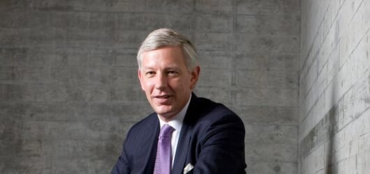 Mark Carney nomeia Dominic Barton para presidir ao conselho da Invest in Canada e Gurinder Grewal para CEO
